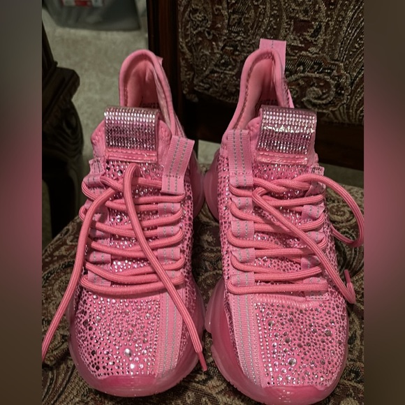 STEVE MADDEN PINK Rhinestone sneakers,new w/o tags. Adorable. Perfect condition. - Picture 1 of 5